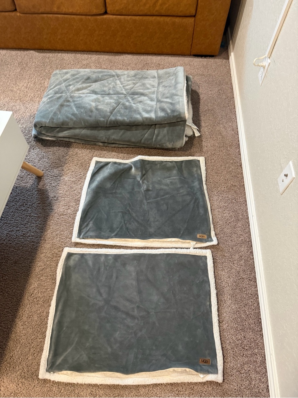 UGG Queen Comforter Set + 2 Standard Shams | Gray